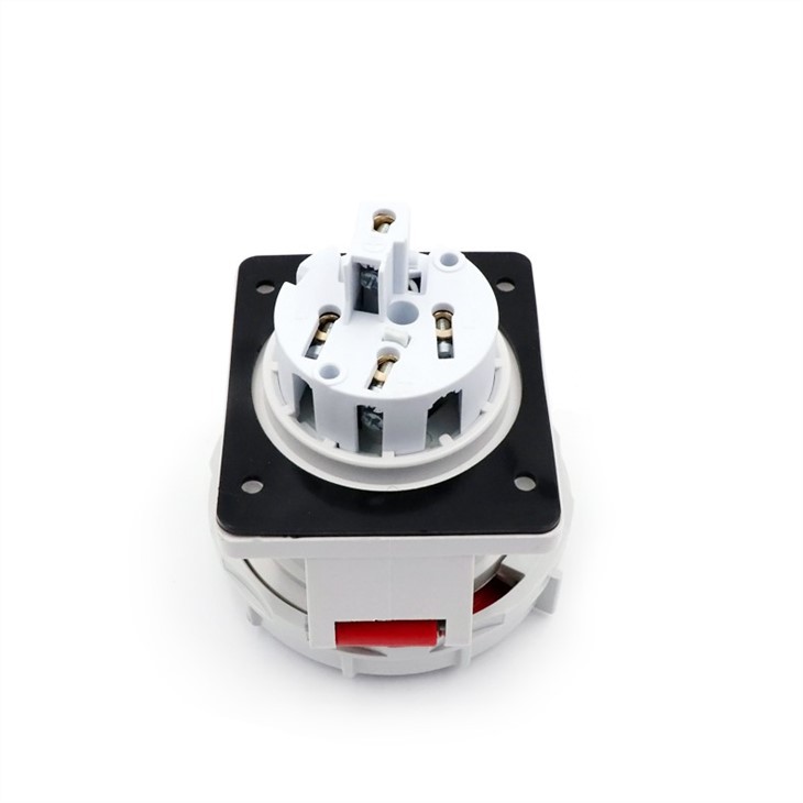 Electrical Plug Socket 2P+Earth Female 16A 3P